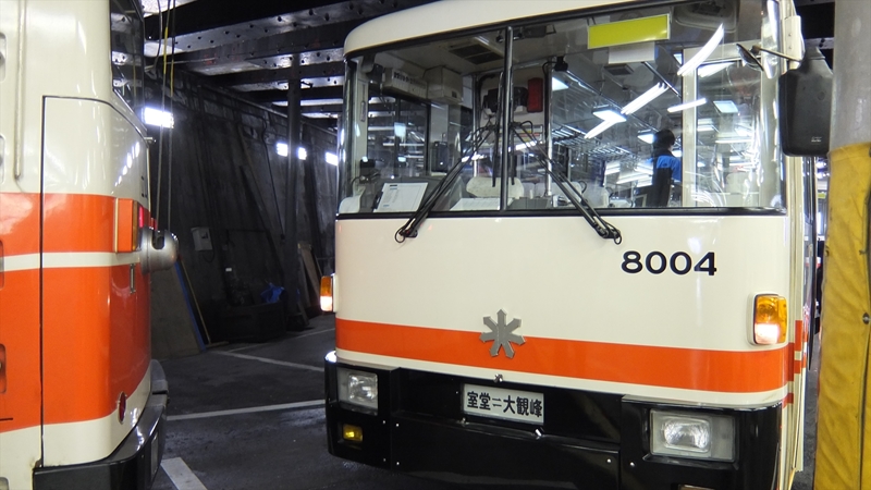 立山トンネルトロリーバス